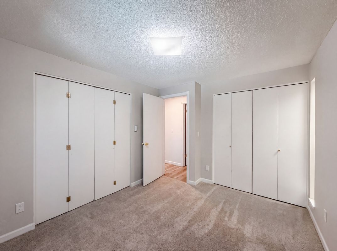 Photo 10 of 24 of 650 SW Meadow Dr, Beaverton, OR