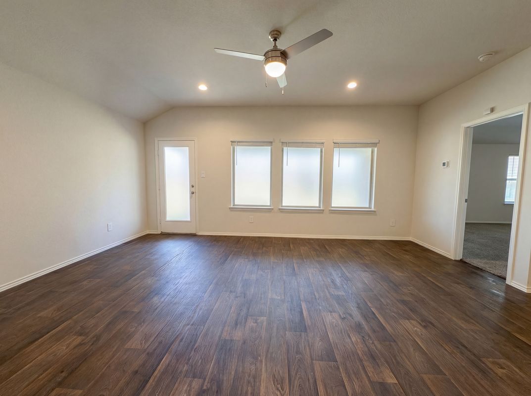 Property photo 3 of 2522 S Colosseum Ct