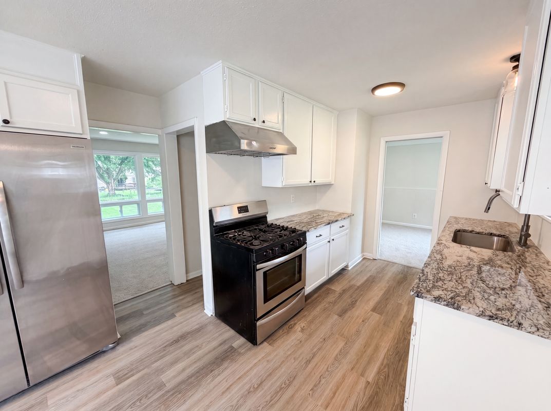 Photo 6 of 27 of 1695 Abell St, Maplewood, MN
