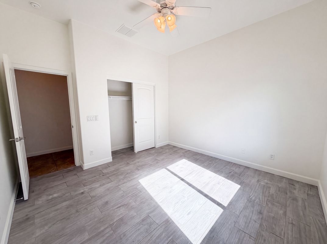 Photo 6 of 40 of 701 E Charlevoix Ave, Gilbert, AZ