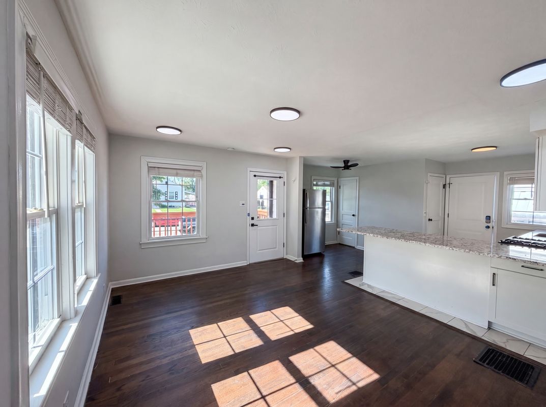 Photo 3 of 17 of 2310 Calhoun St, Indianapolis, IN