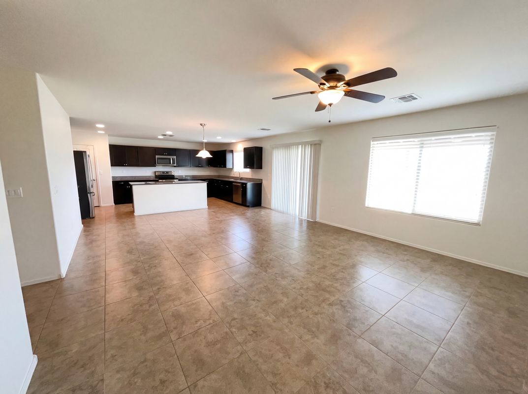 Property photo 3 of 11600 W Granville Dr