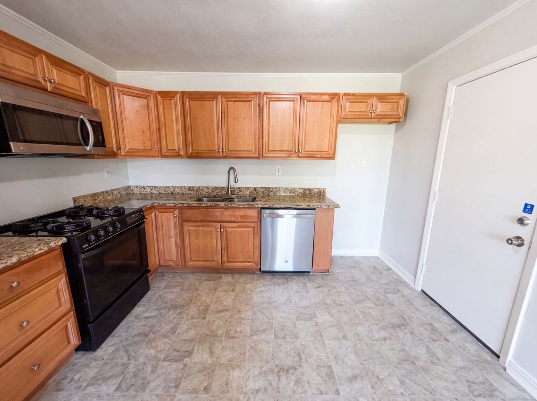 Photo 2 of 16 of 4268 Texas College Dr, Dallas, TX