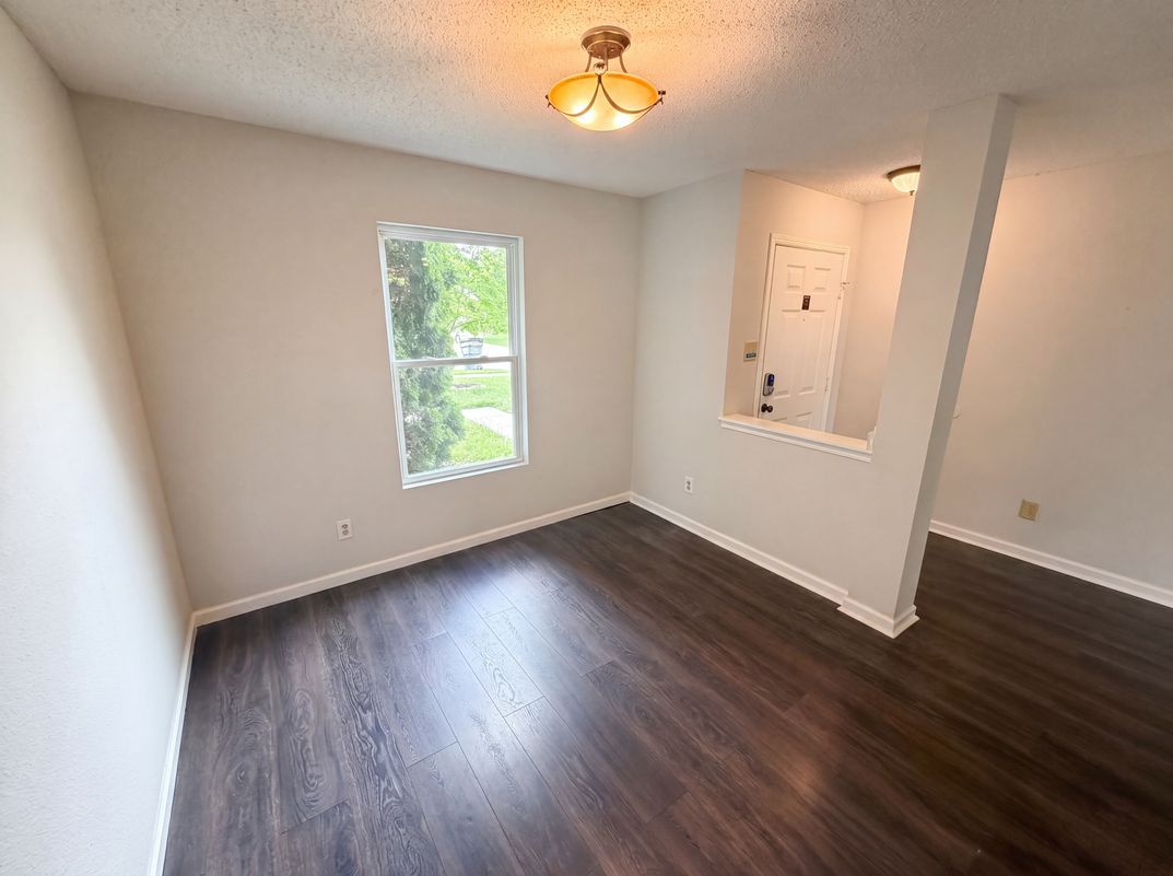 Photo 8 of 23 of 8134 S Firefly Dr, Pendleton, IN
