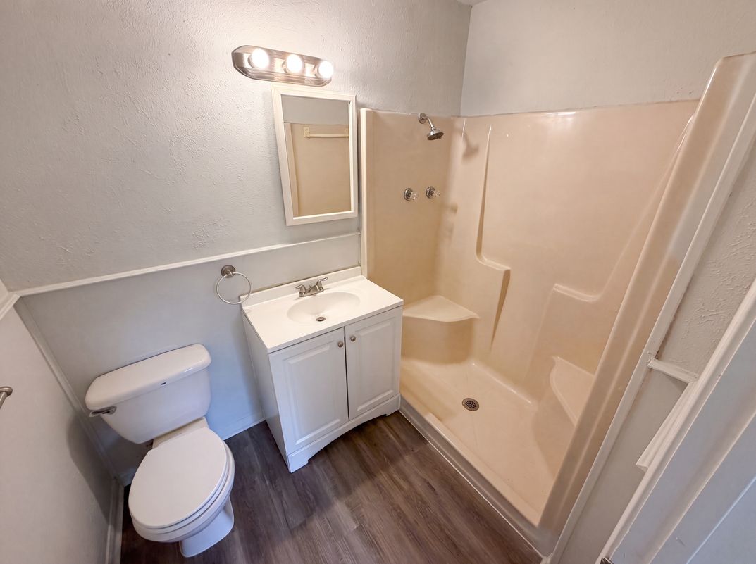 Photo 15 of 20 of 10502 Bessemer St, Houston, TX