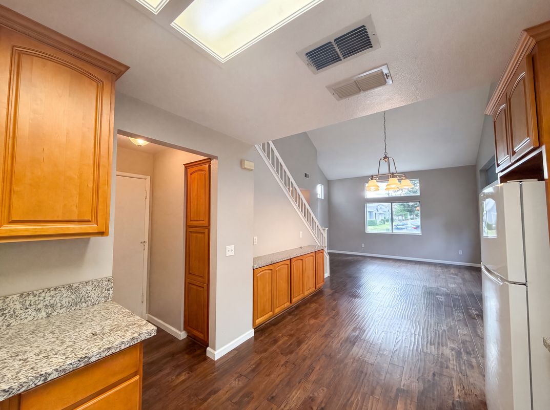 Photo 8 of 38 of 6310 Laguna Mirage Ln, Elk Grove, CA