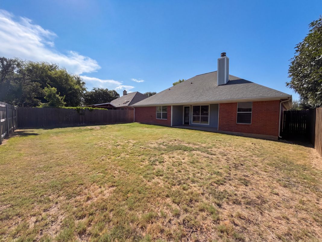 Photo 22 of 27 of 6037 Sundown Dr, Watauga, TX