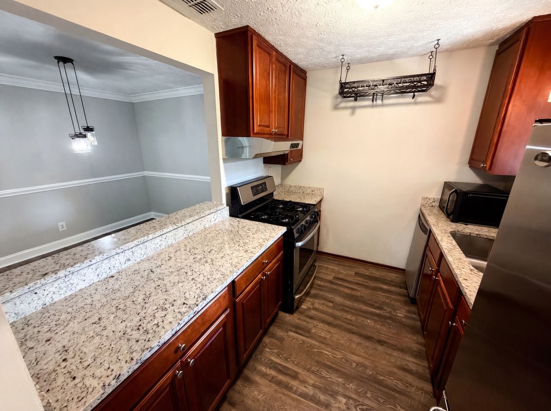 Photo 14 of 18 of 6818 Glenridge Dr, Atlanta, GA