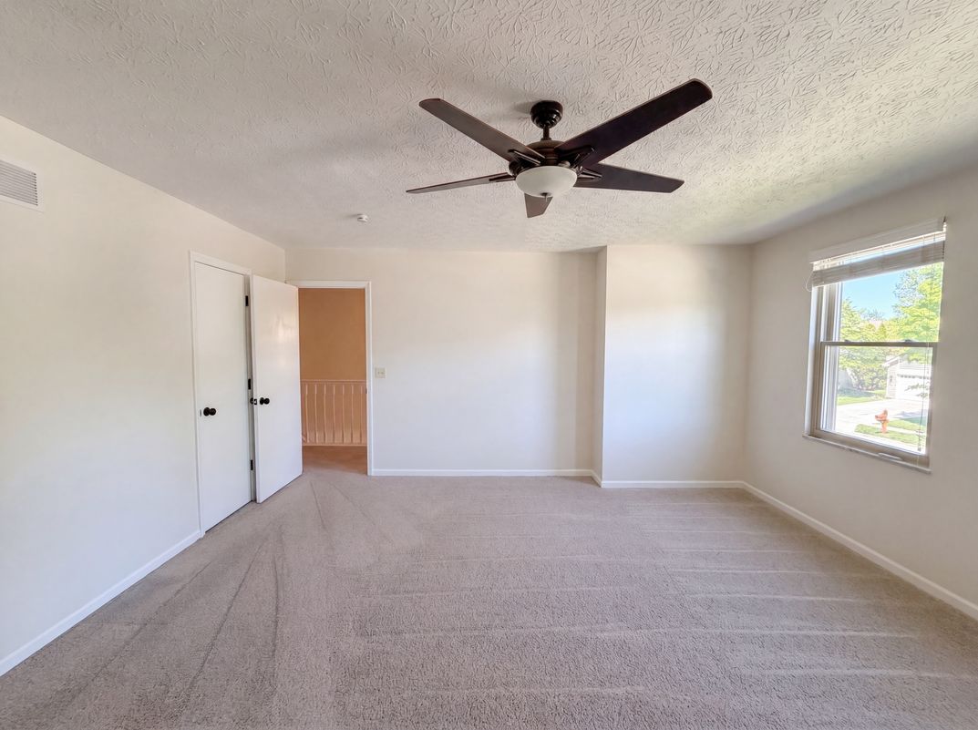 Photo 12 of 29 of 4976 Vicksburg Ln, Hilliard, OH