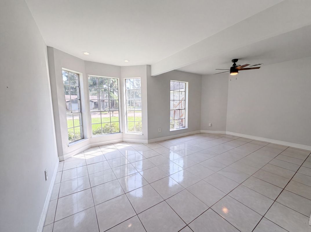 Photo 9 of 21 of 3542 Nutwood Ln, Spring, TX