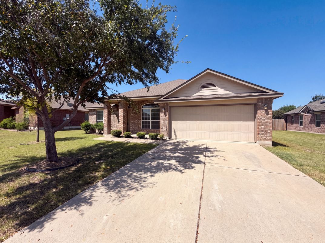 Photo 15 of 18 of 9301 Cricket Dr, Killeen, TX
