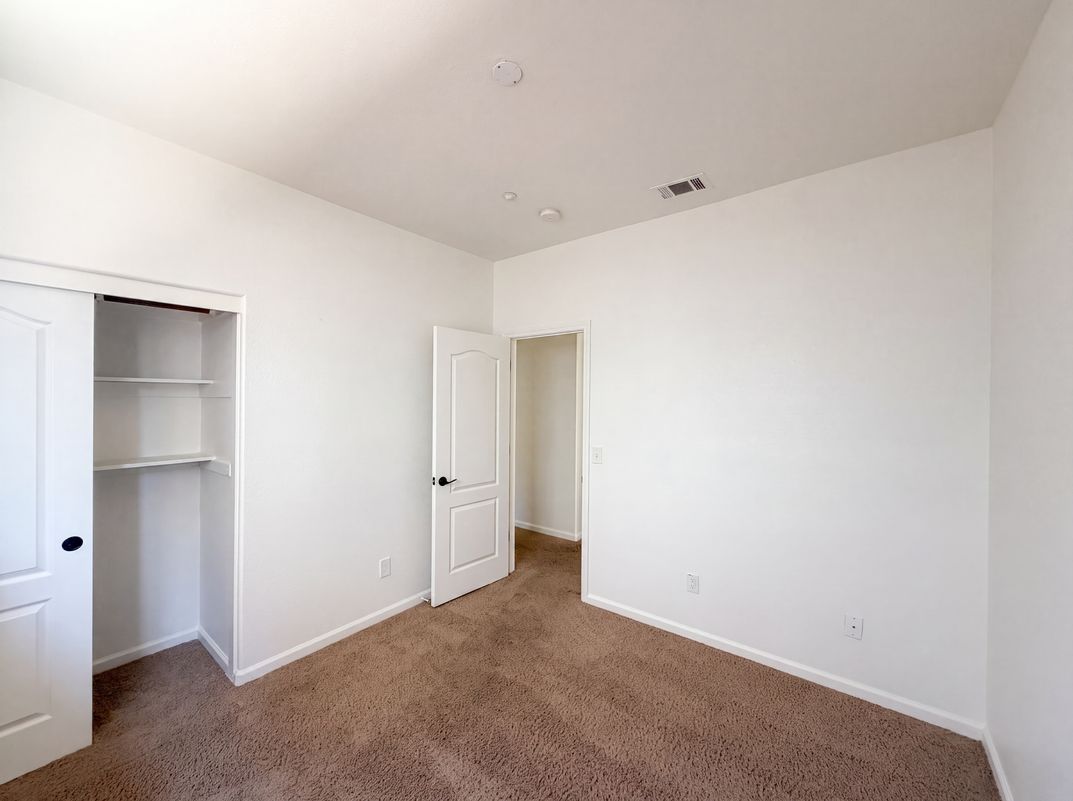 Photo 13 of 22 of 915 Wallace Dr, Woodland, CA