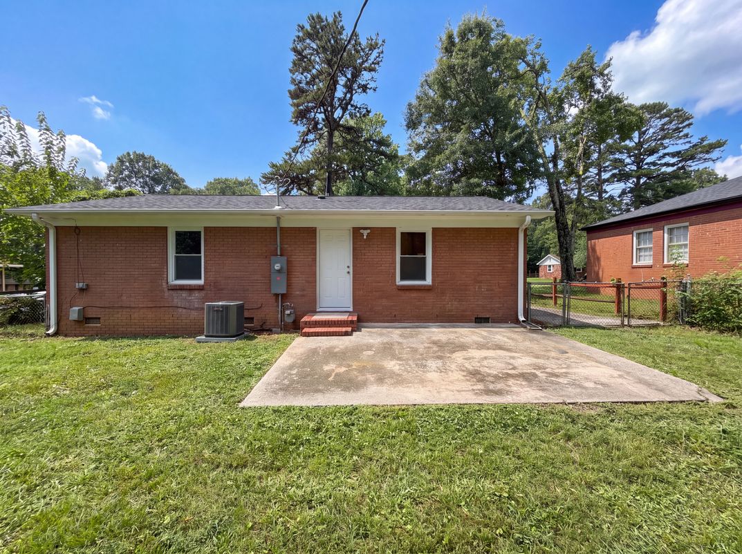 Photo 5 of 19 of 528 Kentbrook Dr, Charlotte, NC