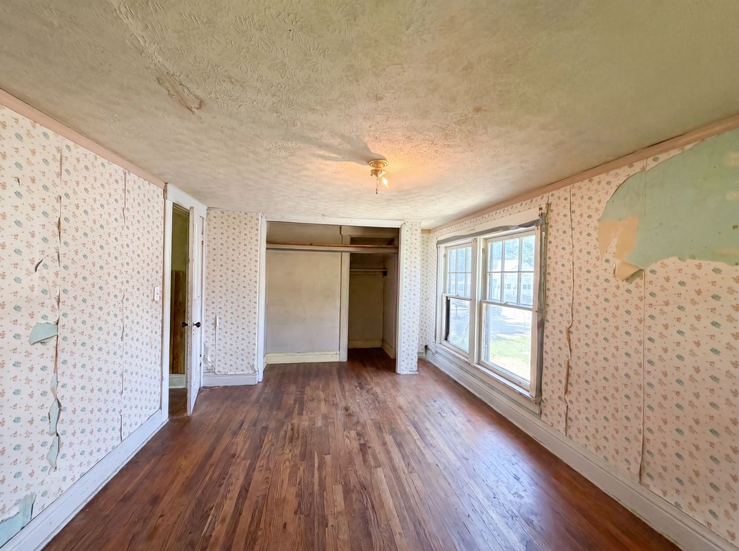 Photo 17 of 27 of 2670 Fern Ave, Columbus, OH