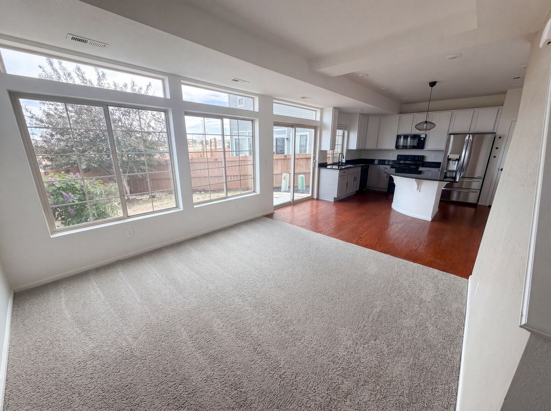 Property photo 3 of 10186 Zeno St