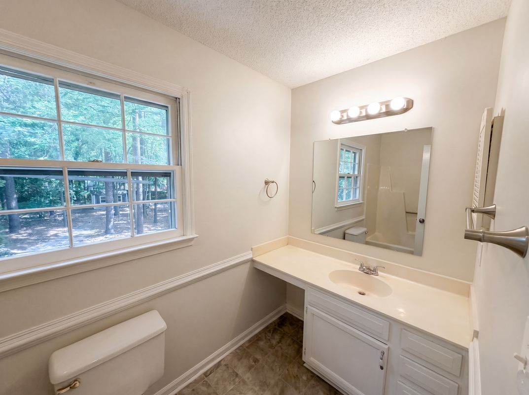 Photo 11 of 16 of 5209 Heelands Ct, Raleigh, NC