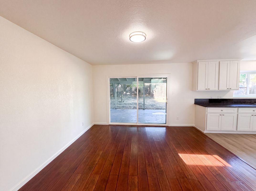 Photo 6 of 39 of 4948 Dewey Dr, Fair Oaks, CA