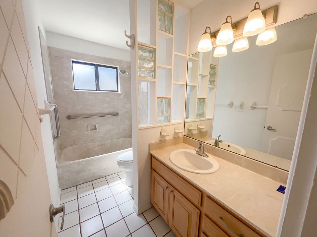 Photo 6 of 18 of 3336 Betts Dr NE, Albuquerque, NM
