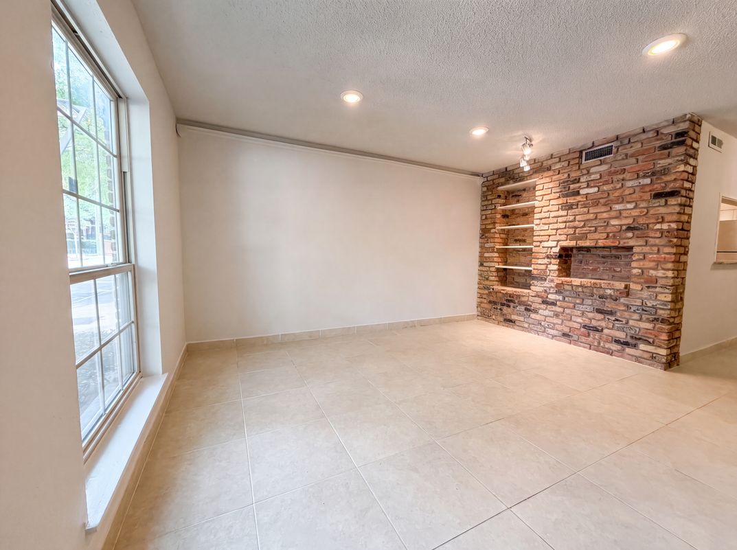 Property photo 3 of 2503 McCue Rd Apt 6