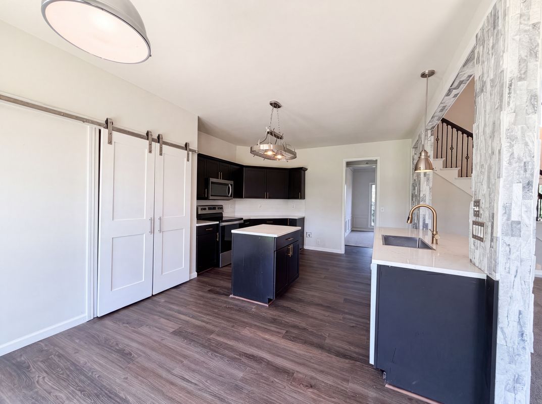 Photo 2 of 30 of 120 Fox Hill Ct, Edwardsville, IL