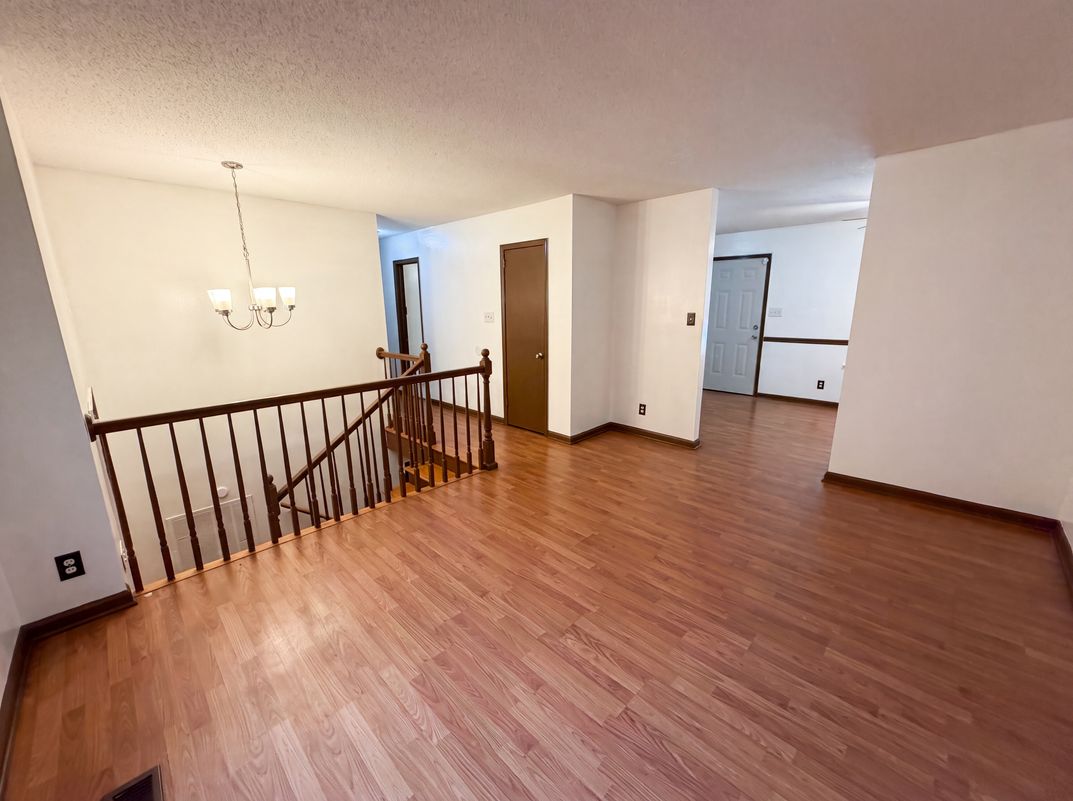 Photo 3 of 24 of 3108 Cobblestone Dr, Birmingham, AL