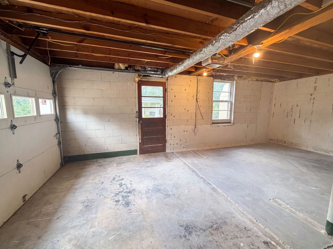 Photo 10 of 17 of 3119 Holbrook Dr SW, Marietta, GA