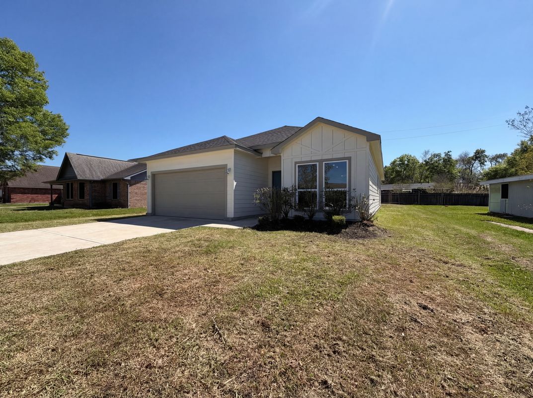 Photo 6 of 20 of 222 Spruce Lake Rd, Huffman, TX