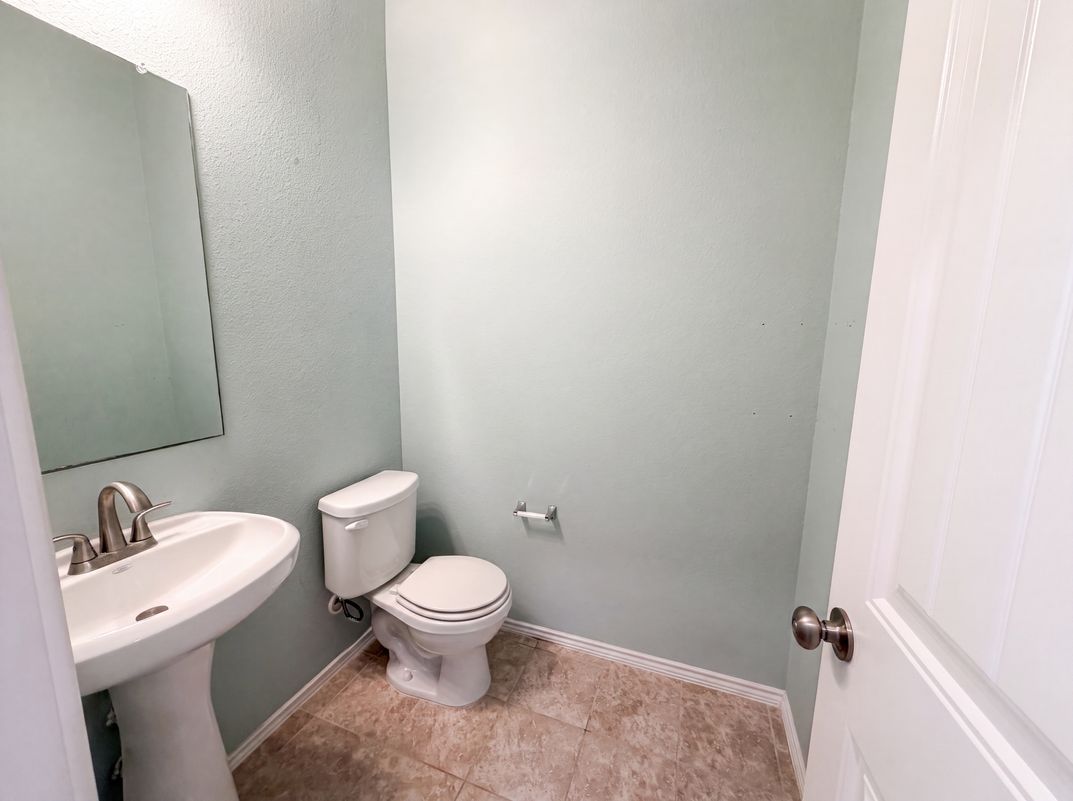 Photo 13 of 18 of 276 Circle Way, Jarrell, TX