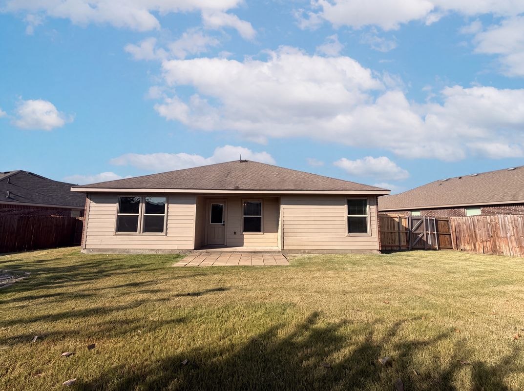 Photo 5 of 27 of 315 Elam Dr, Anna, TX