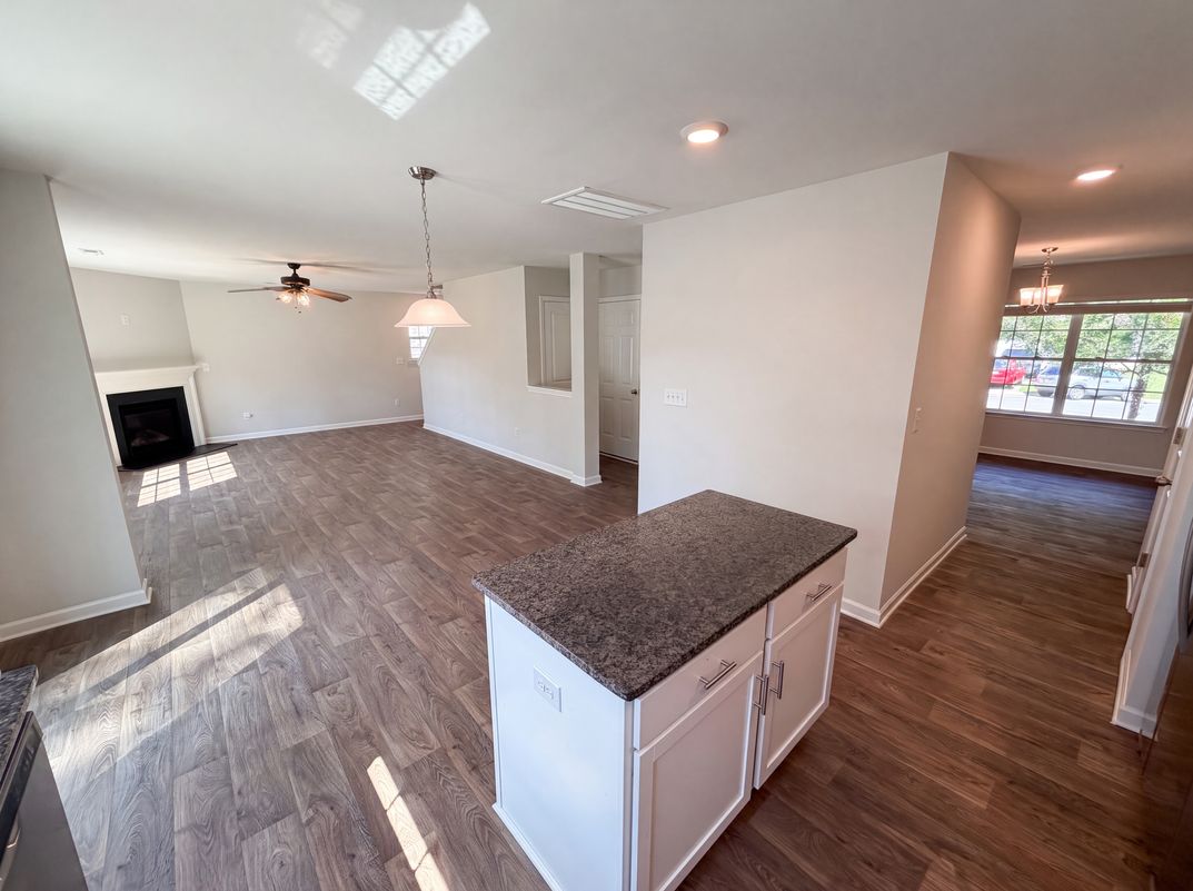 Photo 11 of 26 of 2014 Tarzi Ln, Charlotte, NC