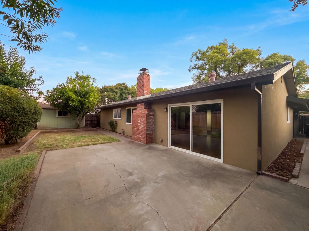 Photo 5 of 27 of 2605 Waterton Way, Sacramento, CA