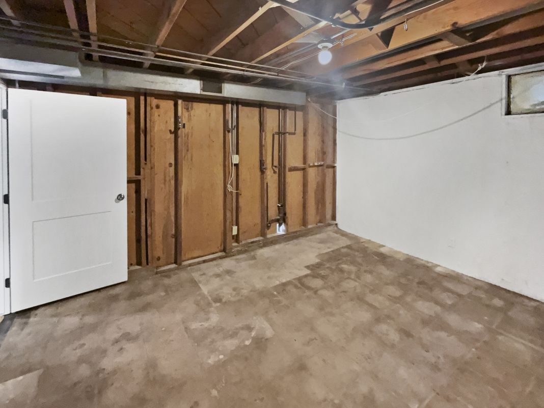 Photo 18 of 24 of 2127 Saranac Dr, Colorado Springs, CO