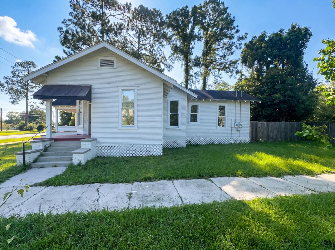 Photo 22 of 25 of 809 Mary St, Waycross, GA