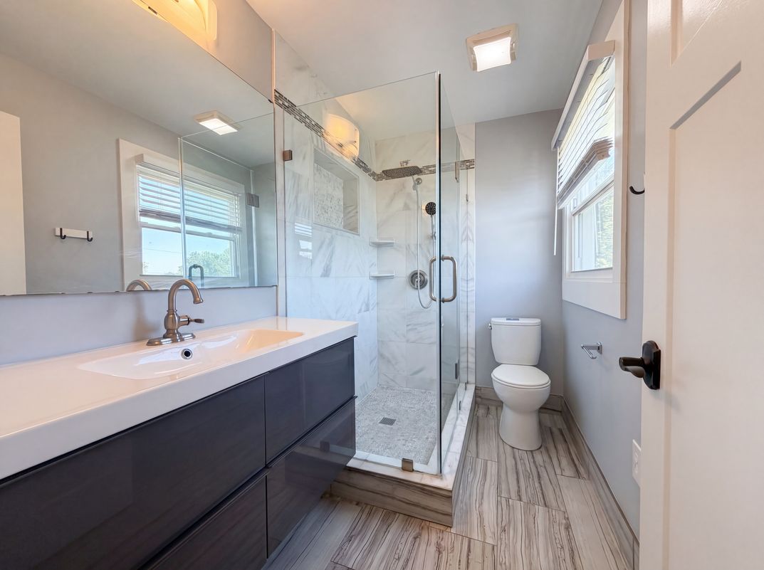 Photo 16 of 24 of 6515 Carriage Dr, Alexandria, VA