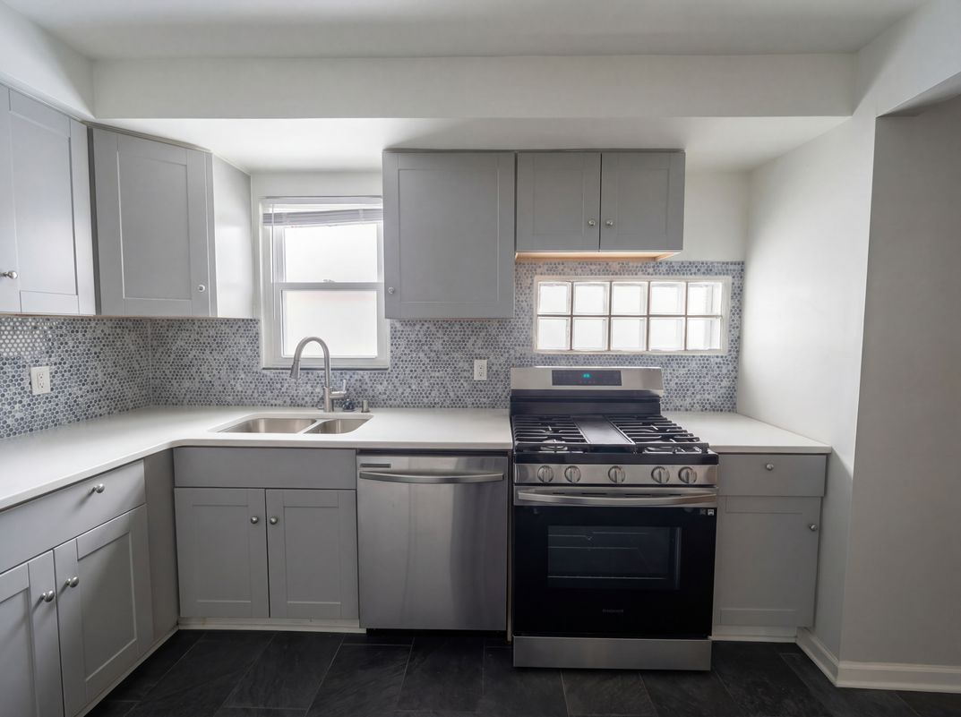 Photo 2 of 17 of 715 E 72nd Ter, Kansas City, MO