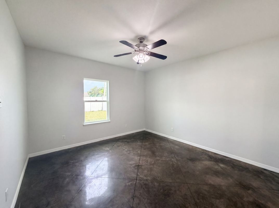 Photo 4 of 17 of 2953 Whispering Trails Dr, Winter Haven, FL