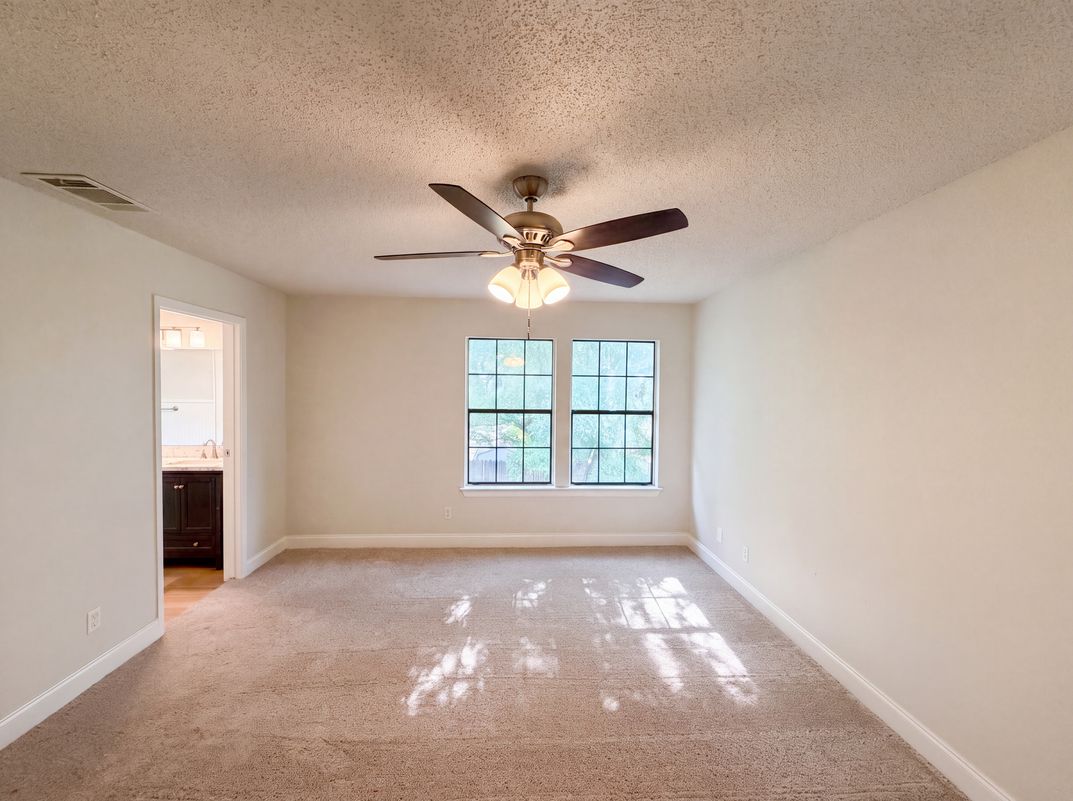 Photo 4 of 20 of 3610 Clearview Dr, Corinth, TX