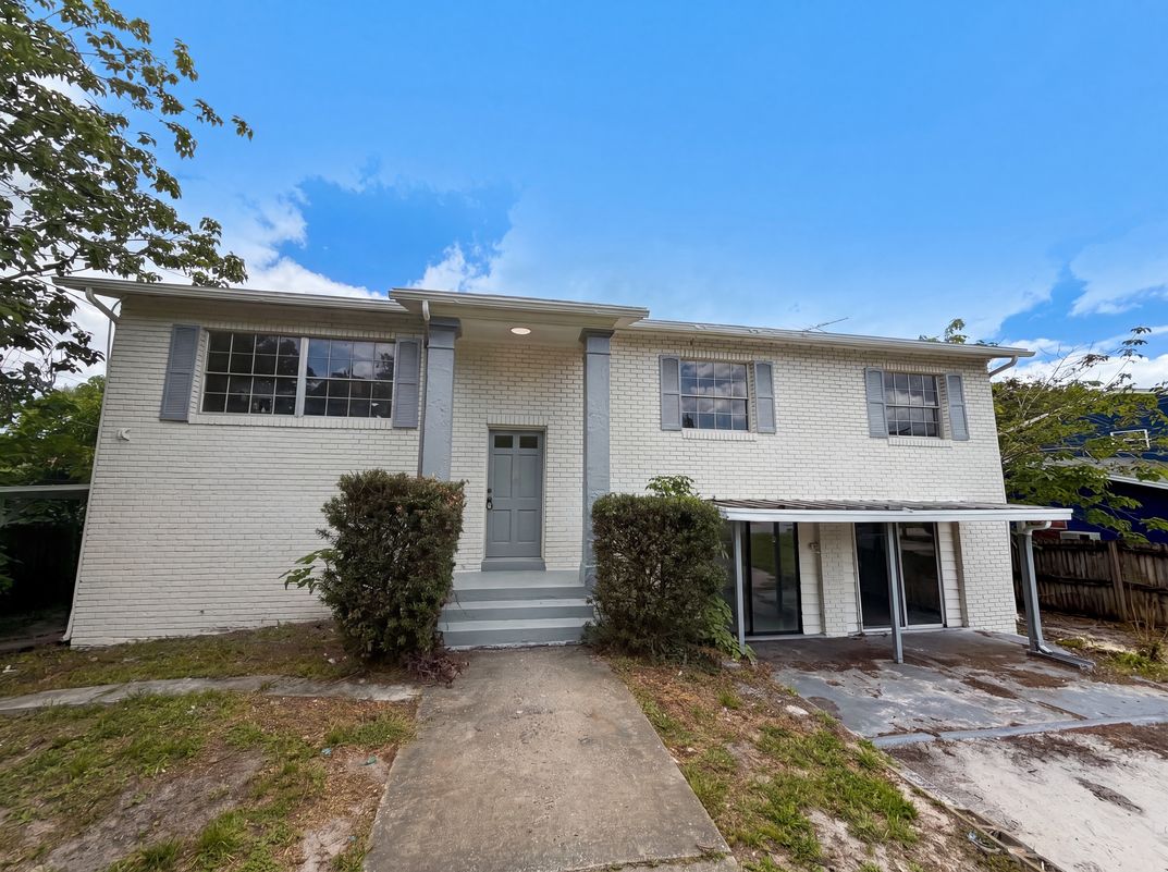 Photo 23 of 26 of 333 E Chelsea St, Deland, FL