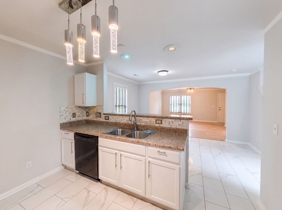 Photo 10 of 21 of 7329 Hidden Creek Dr, Charlotte, NC