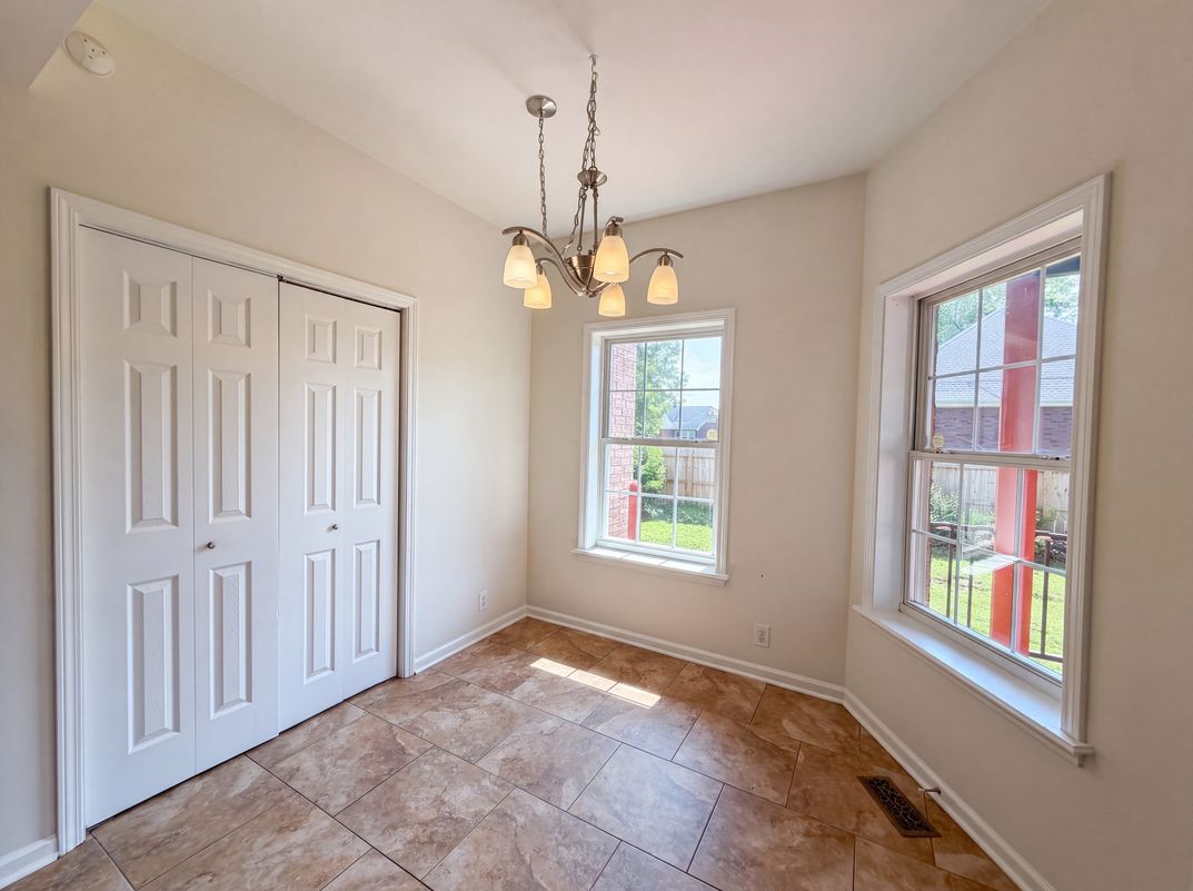 Photo 7 of 24 of 1727 Joben Dr, Murfreesboro, TN