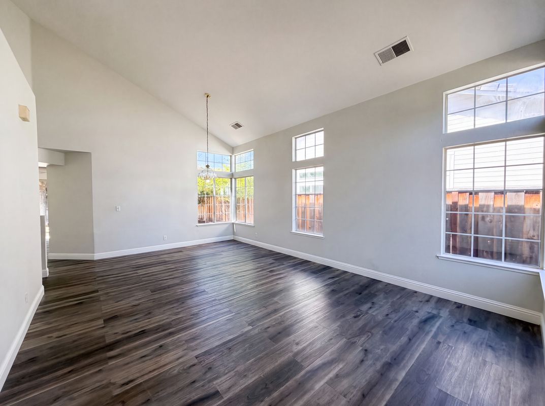 Photo 10 of 41 of 5150 Brookfield Ct, Antioch, CA