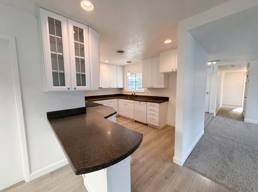 Photo 10 of 28 of 6840 Oaklawn Way, Fair Oaks, CA