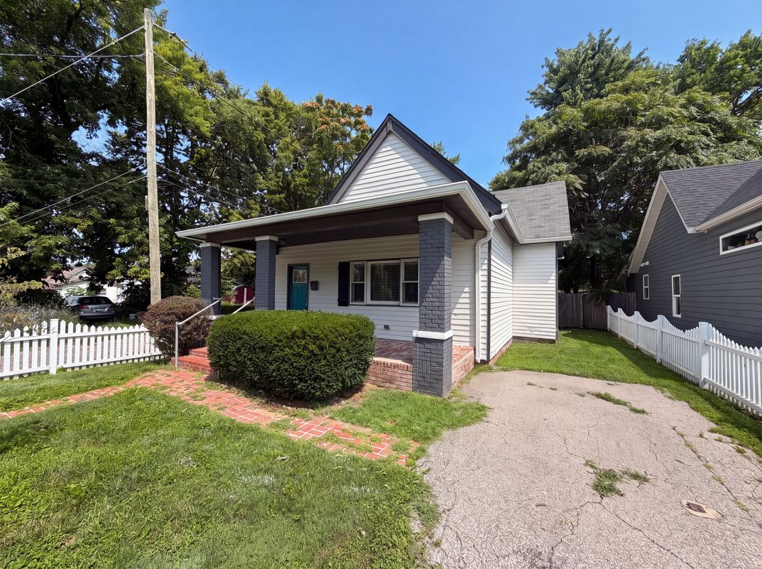 Photo 14 of 17 of 1230 E Pleasant Run Parkway North Dr, Indianapolis, IN