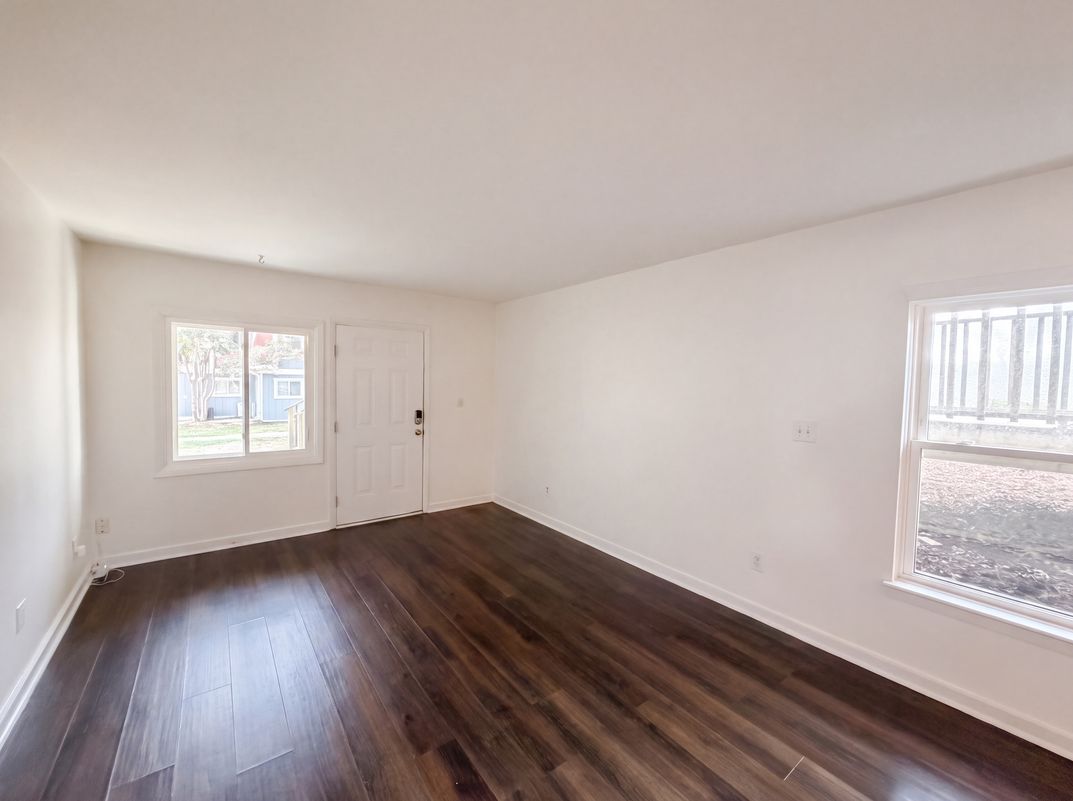 Photo 4 of 16 of 7040 Longstreet Dr, Raleigh, NC