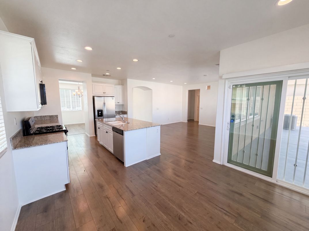 Photo 32 of 34 of 15110 Paseo Verde Pl, Victorville, CA