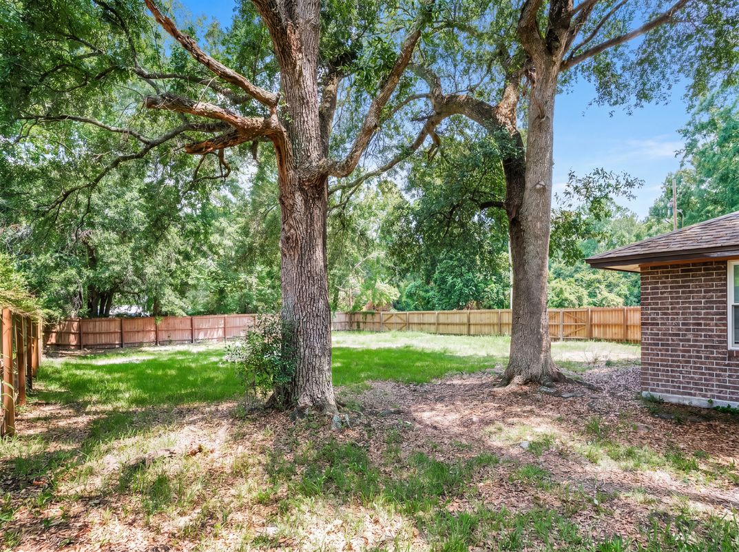 Photo 20 of 41 of 733 Sutton St, Jesup, GA