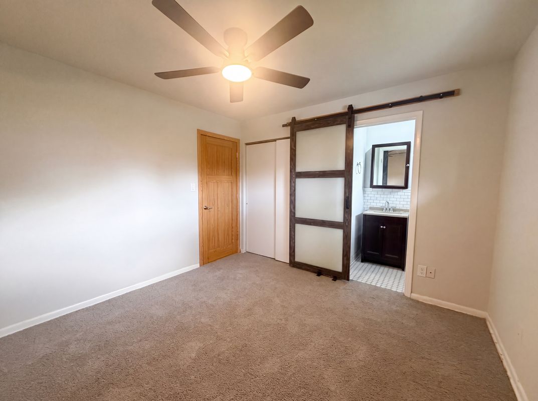 Photo 4 of 26 of 2221 Myrtle Ave, Columbus, OH