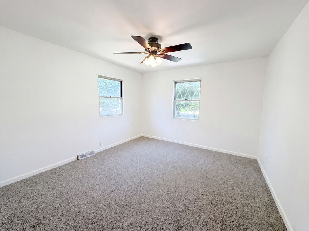 Photo 4 of 25 of 5476 Edalbert Dr, Cincinnati, OH