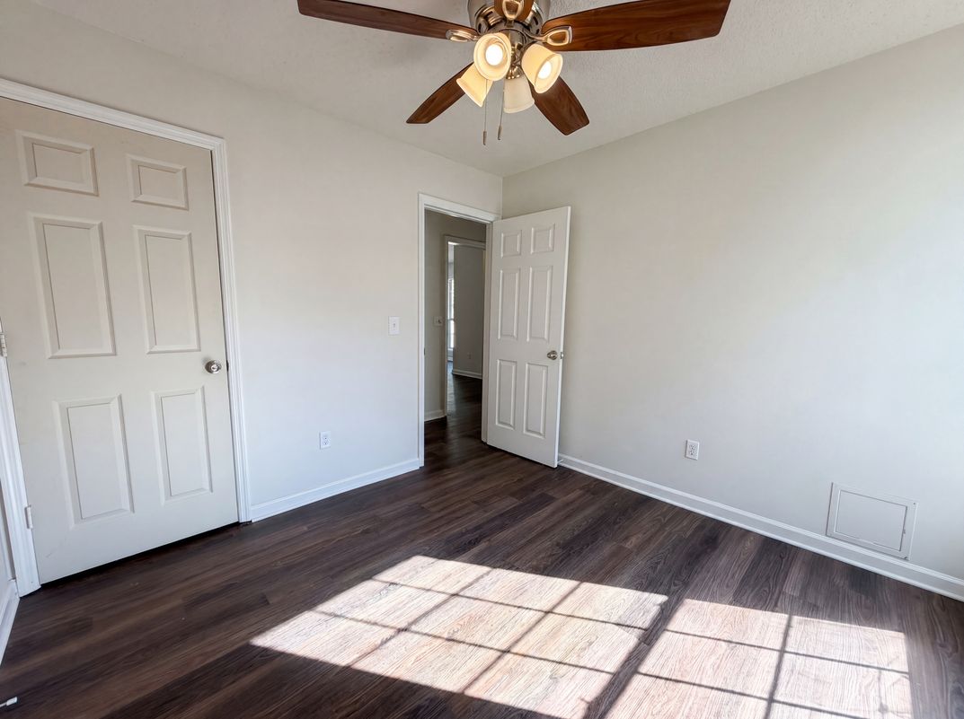 Photo 12 of 28 of 2028 Larson Ln, Goose Creek, SC