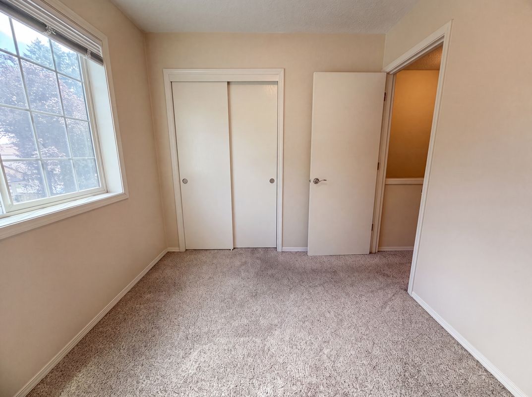 Photo 8 of 18 of 61 SE 171st Ave, Portland, OR